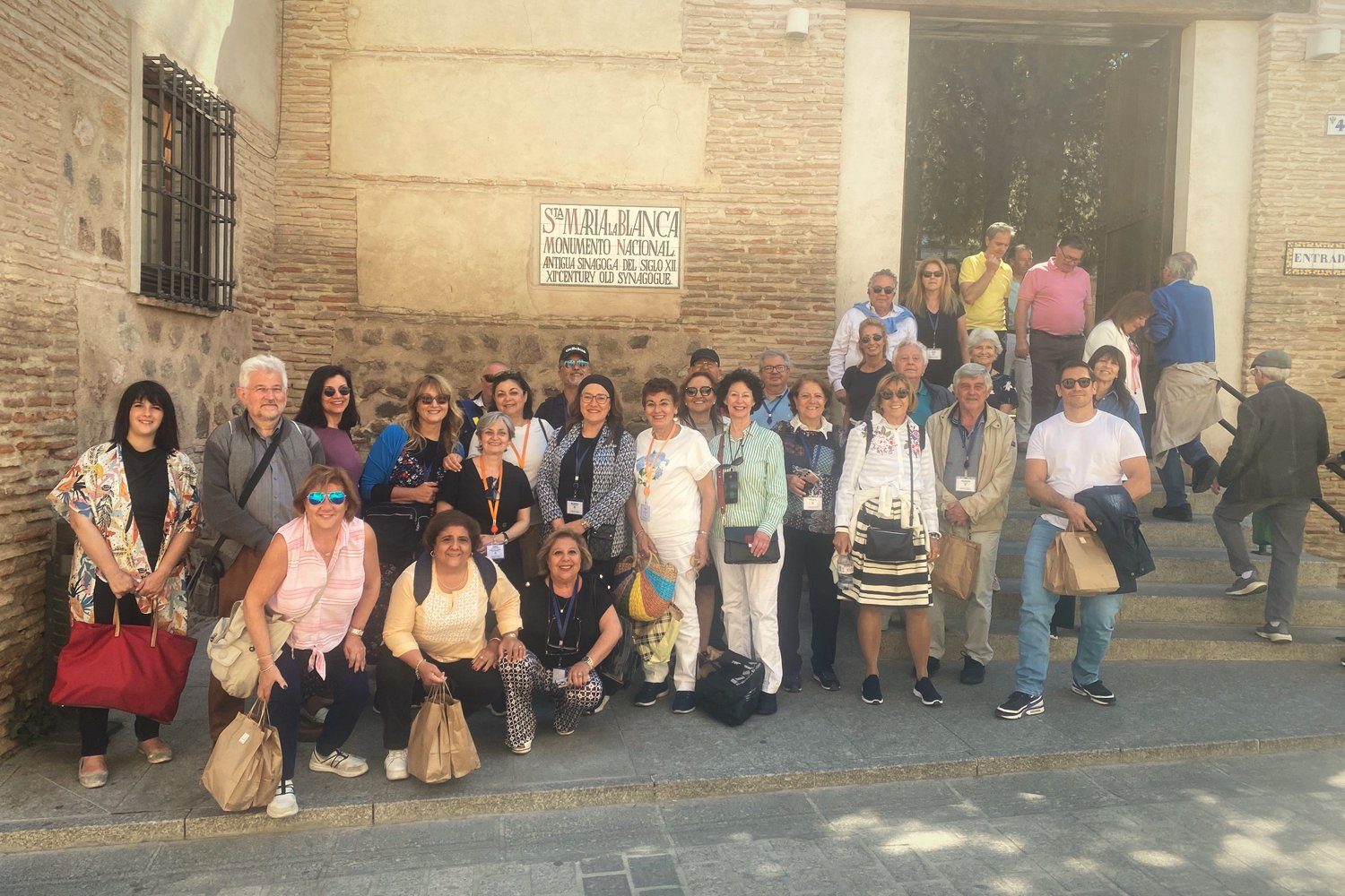 A group outside the synagogue of Santa María la Blanca